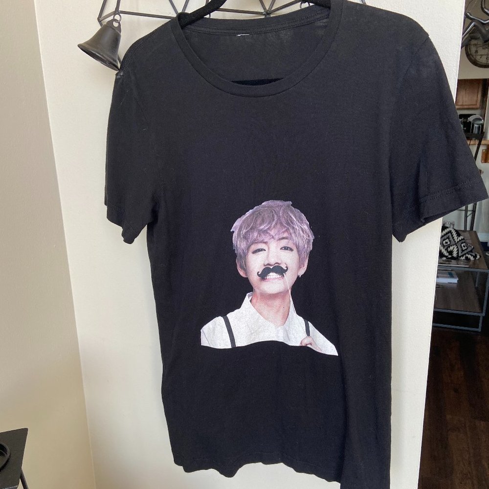 Moustache Chic  Tee